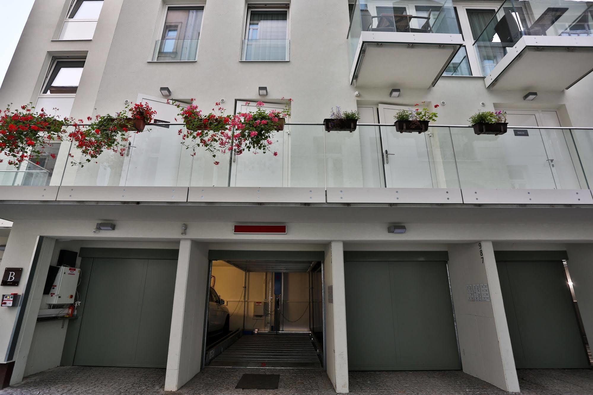 & Apartahotel Praga